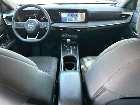 Used 2025 Nissan Kicks SV FWD image 25
