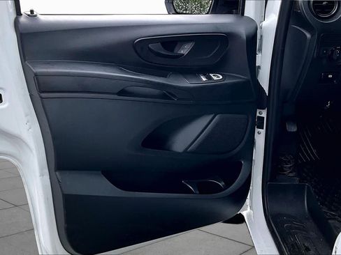 Used 2018 Mercedes-Benz Metris image 21