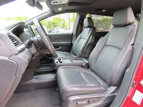 Certified 2025 Honda Odyssey Sport-L image 13
