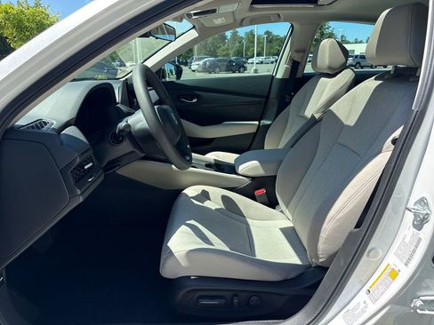 Certified 2025 Honda Accord SE image 13