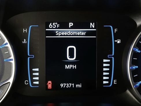 Used 2024 Chrysler Voyager LX FWD image 31