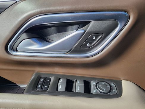 Used 2022 GMC Yukon SLT w/ SLT Luxury Package image 16