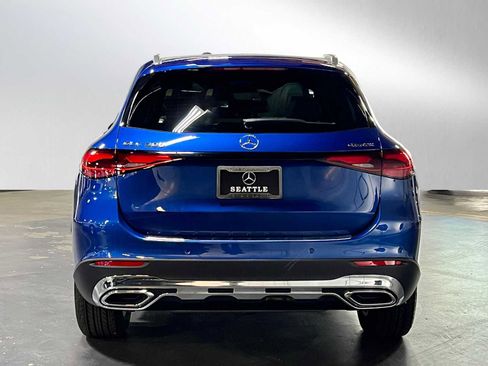 Used 2025 Mercedes-Benz GLC 300 4MATIC image 4