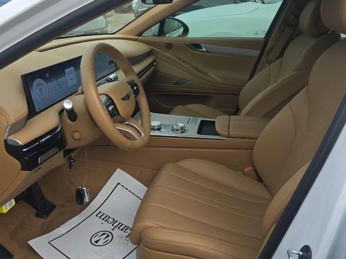 Used 2025 Genesis G80 2.5T Advanced image 2