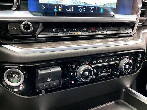 Used 2024 Chevrolet Silverado 2500 LTZ w/ LTZ Convenience Package image 32