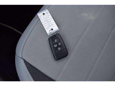 Used 2023 Volkswagen Taos SE w/ Panoramic Sunroof Package image 38