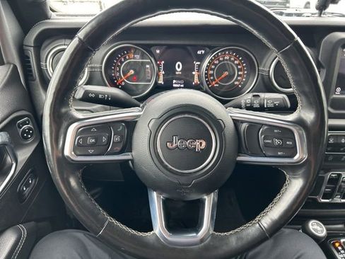 Used 2019 Jeep Wrangler Unlimited Sahara w/ Cold Weather Group AWD/4WD image 16