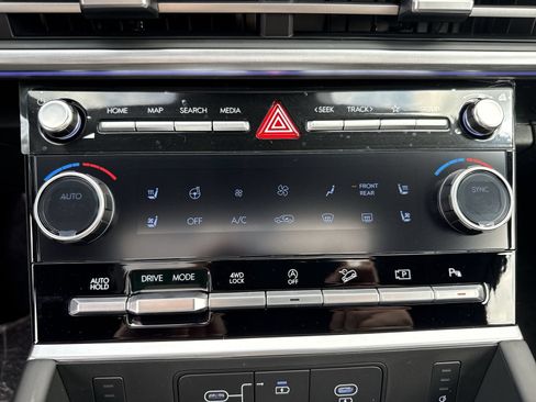 Certified 2026 Hyundai Santa Fe Limited AWD/4WD image 23