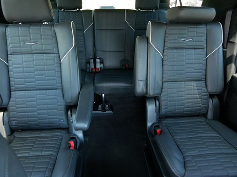 Certified 2024 Cadillac Escalade ESV Premium Luxury Platinum AWD/4WD image 14