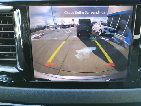 Used 2020 Chrysler Pacifica Touring-L w/ S Appearance Package image 6