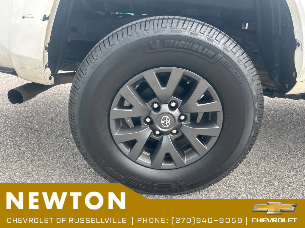 Used 2023 Toyota Tacoma SR5 AWD/4WD image 13
