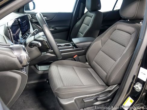 Used 2025 Chevrolet Equinox LT AWD/4WD image 9