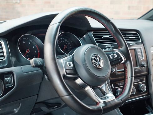 Used 2017 Volkswagen GTI S FWD image 31