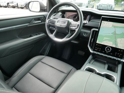 Used 2026 GMC Acadia Elevation w/ Elevation Premium Package AWD/4WD image 9