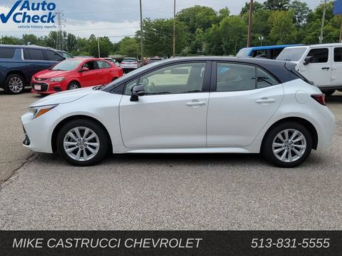 Used 2024 Toyota Corolla SE w/ SE Package FWD image 2