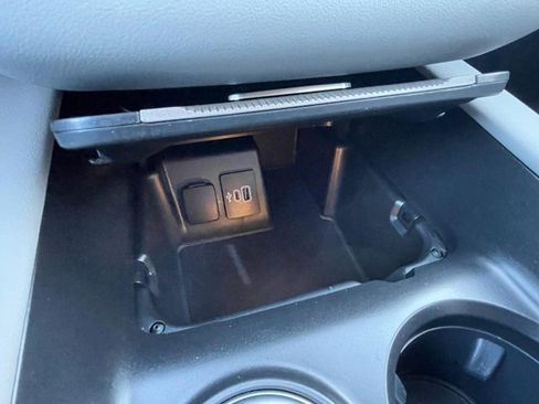 Used 2025 Ford Explorer Active w/ Active Comfort Package image 44