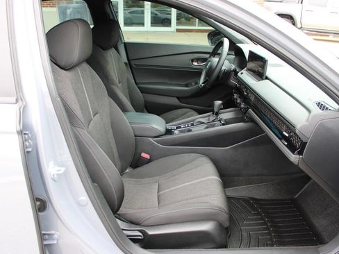 Used 2024 Honda Accord Sport image 38