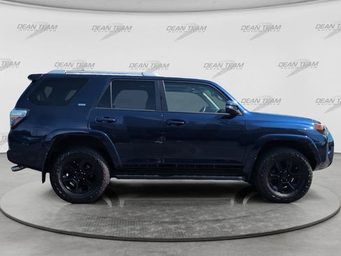 Used 2018 Toyota 4Runner SR5 Premium AWD/4WD image 9