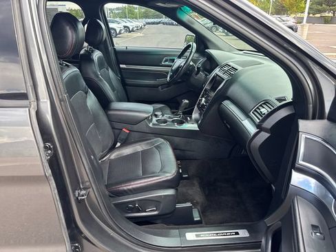 Used 2016 Ford Explorer Sport AWD/4WD image 31