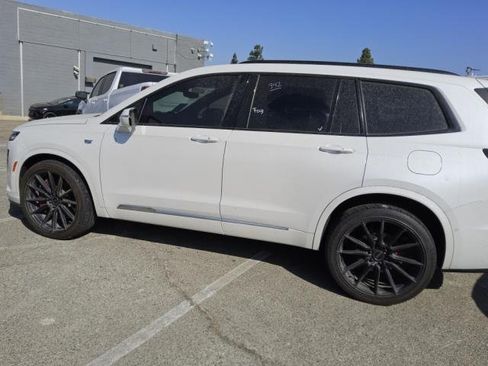 Used 2022 Cadillac XT6 Sport w/ Technology Package AWD/4WD image 9