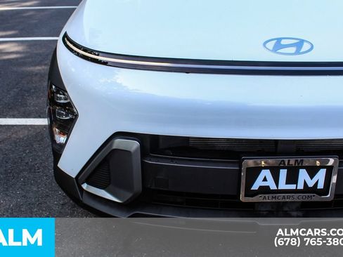 Used 2025 Hyundai Kona SEL FWD image 11
