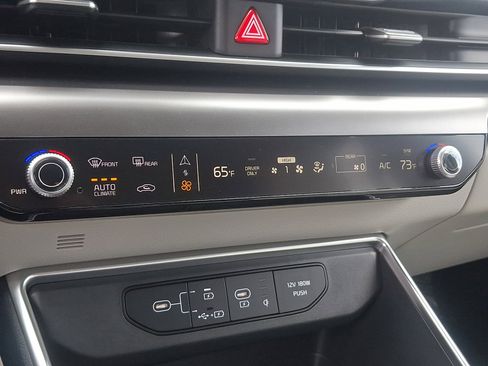 New 2026 Kia Carnival SX w/ SX Dark Edition Package FWD image 18