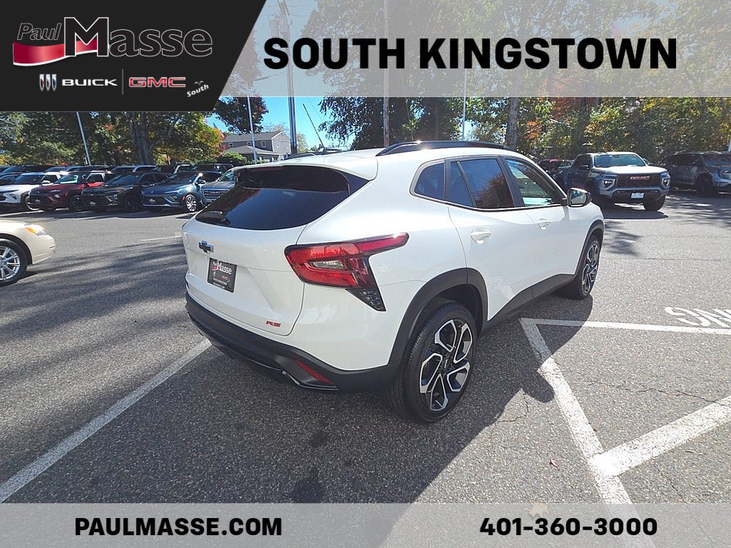 Used 2024 Chevrolet Trax RS w/ Sunroof Package FWD image 5