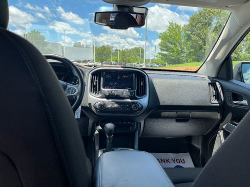 Used 2022 Chevrolet Colorado LT w/ Safety Package image 16