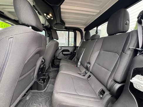 Used 2023 Jeep Gladiator Sport AWD/4WD image 35