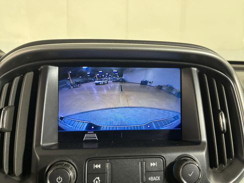 Used 2022 Chevrolet Colorado LT w/ Fleet Safety Package image 18