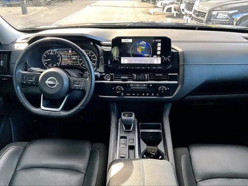 Certified 2023 Nissan Pathfinder SL w/ Lighting Package (N92) image 14