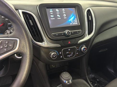 Certified 2018 Chevrolet Equinox LT FWD image 22