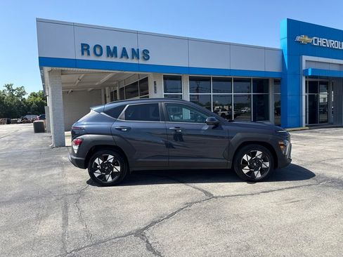 Used 2025 Hyundai Kona SEL FWD image 2