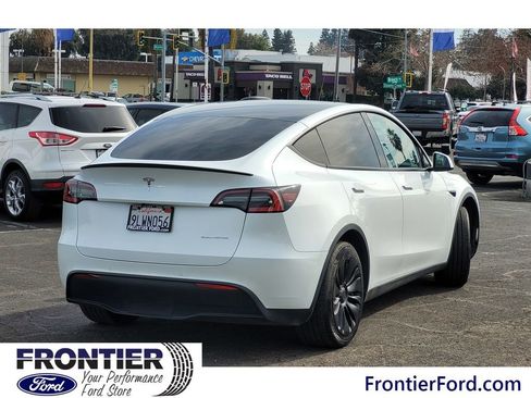 Used 2021 Tesla Model Y Standard Range image 5