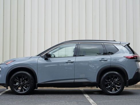Used 2023 Nissan Rogue SV w/ SV Premium B Package FWD image 8