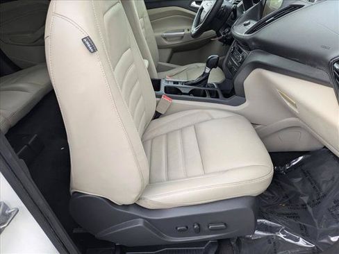 Used 2017 Ford Escape SE w/ SE Leather Comfort Package FWD image 20