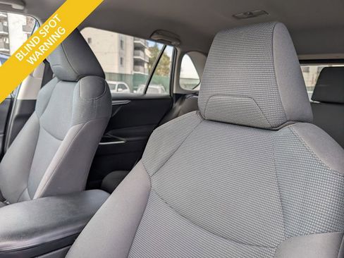 Used 2020 Toyota RAV4 LE image 8