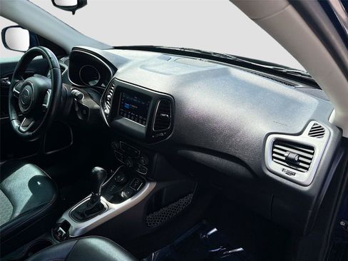 Used 2019 Jeep Compass Latitude AWD/4WD image 27