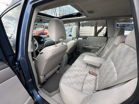 Used 2010 Subaru Forester 2.5X Premium image 38