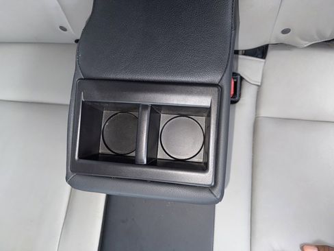 Used 2017 Toyota RAV4 Limited image 15