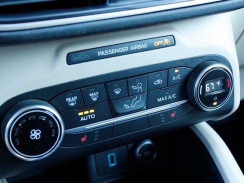 Used 2020 Ford Escape SE AWD/4WD image 29