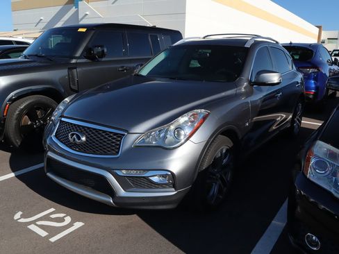 Used 2017 INFINITI QX50 2WD w/ Deluxe Touring Package image 2