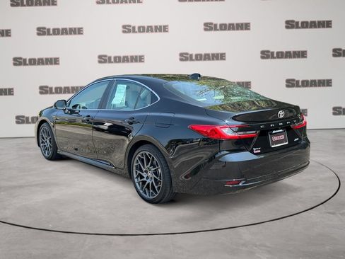 Used 2025 Toyota Camry XLE FWD image 3