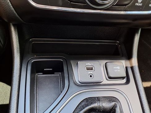 Used 2020 Jeep Cherokee Latitude Plus w/ Cold Weather Group image 11