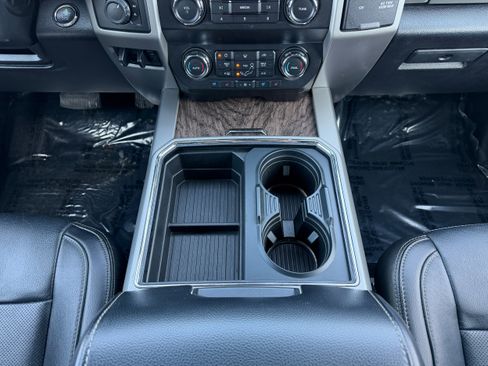 Used 2019 Ford F350 Lariat w/ Lariat Ultimate Package image 31