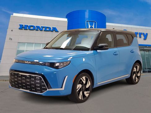 Used 2024 Kia Soul GT-Line FWD image 1
