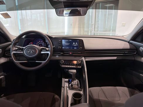 Used 2023 Hyundai Elantra SEL FWD image 15