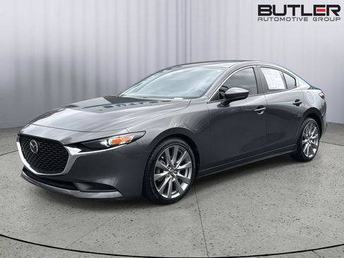 Used 2020 MAZDA MAZDA3 Select Package image 2