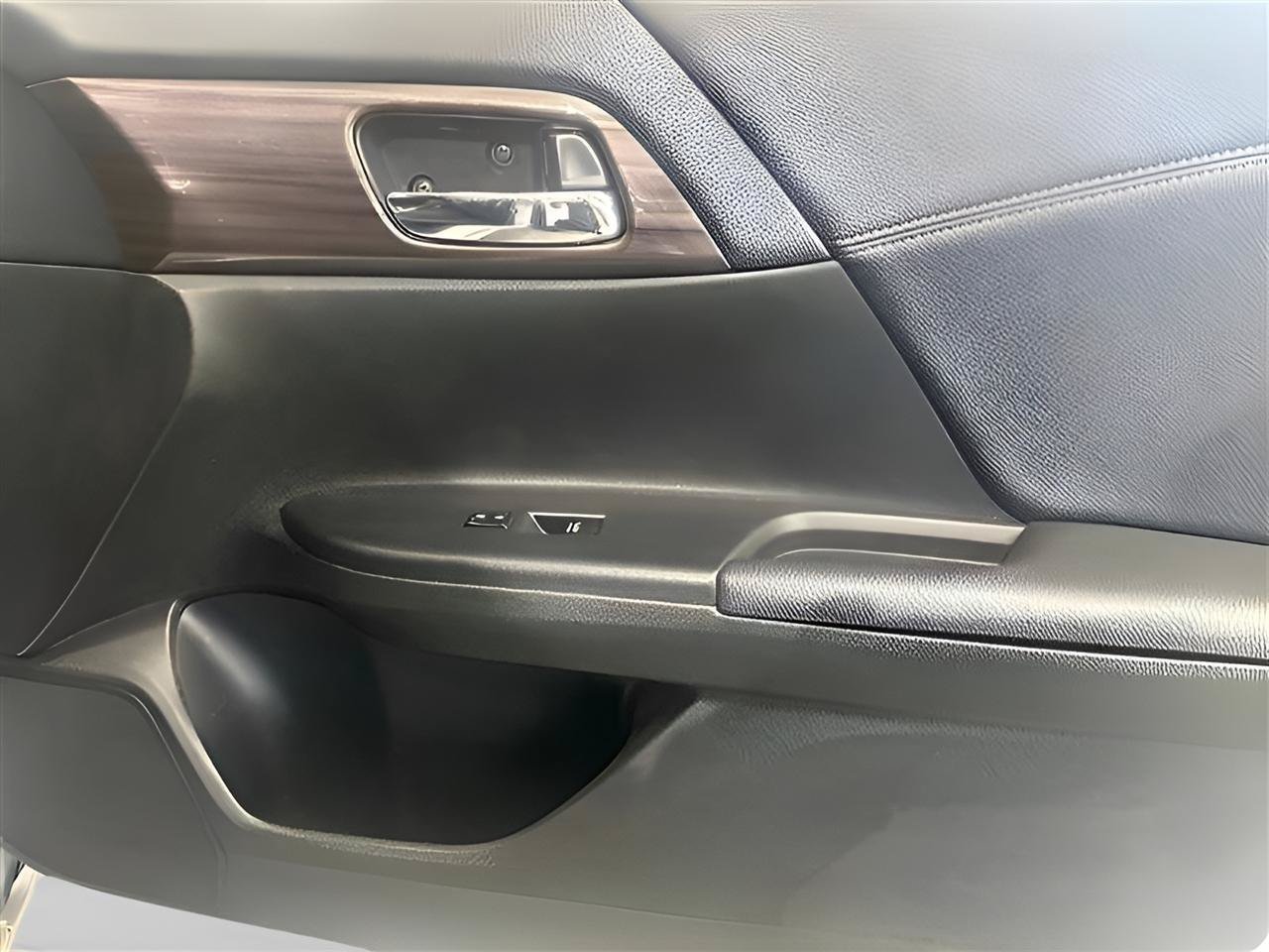 Used 2017 Honda Accord EX-L image 23