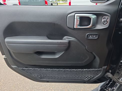 Used 2024 Jeep Wrangler Sport AWD/4WD image 18